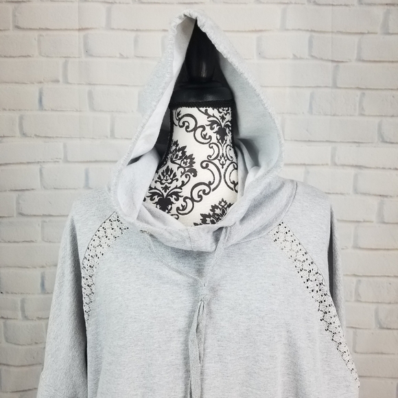 Weekend size 1x long sleeve hoodie lace inset - Picture 2 of 10